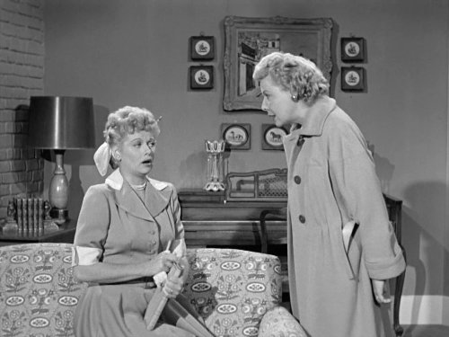 Still of Lucille Ball and Vivian Vance in I Love Lucy (1951)