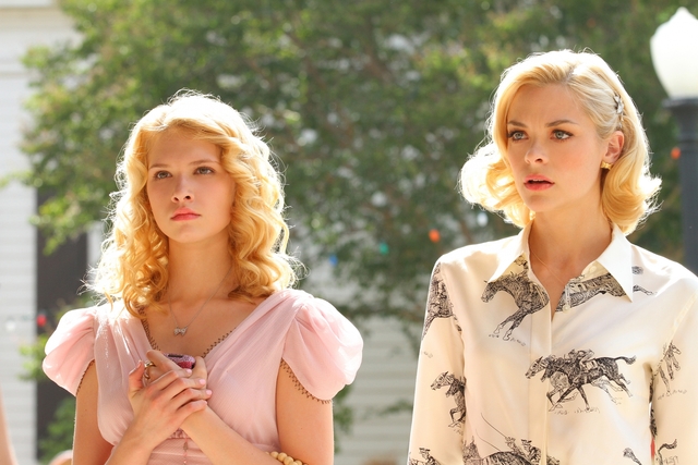 Still of Claudia Lee and Jaime King in Hart of Dixie