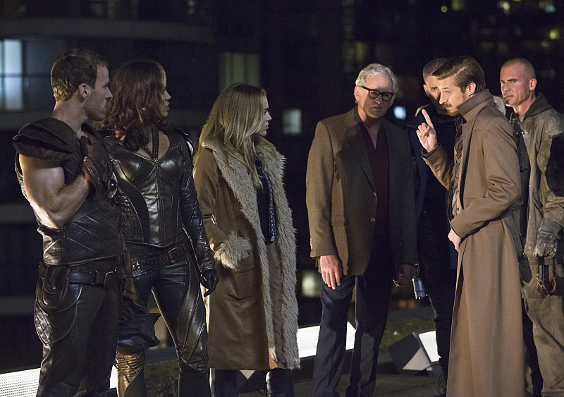 Still of Victor Garber, Dominic Purcell, Falk Hentschel, Caity Lotz, Arthur Darvill and Ciara Renée in Legends of Tomorrow (2016)