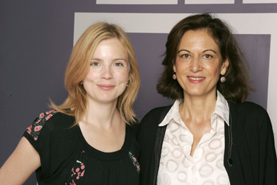 Isabelle Carré and Anne Fontaine at event of Entre ses mains (2005)