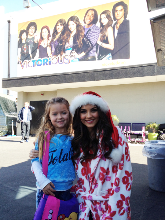 Rylan Lee & Victoria Justice on the set of Victorious