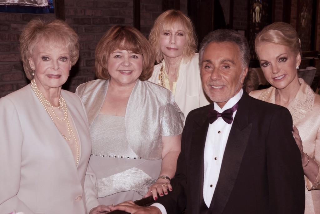 Riccardo and the O'Connor women from The Remake/June Lockhart/Patrika Darbo/Sally Kellerman/Lynne Alana Delaney