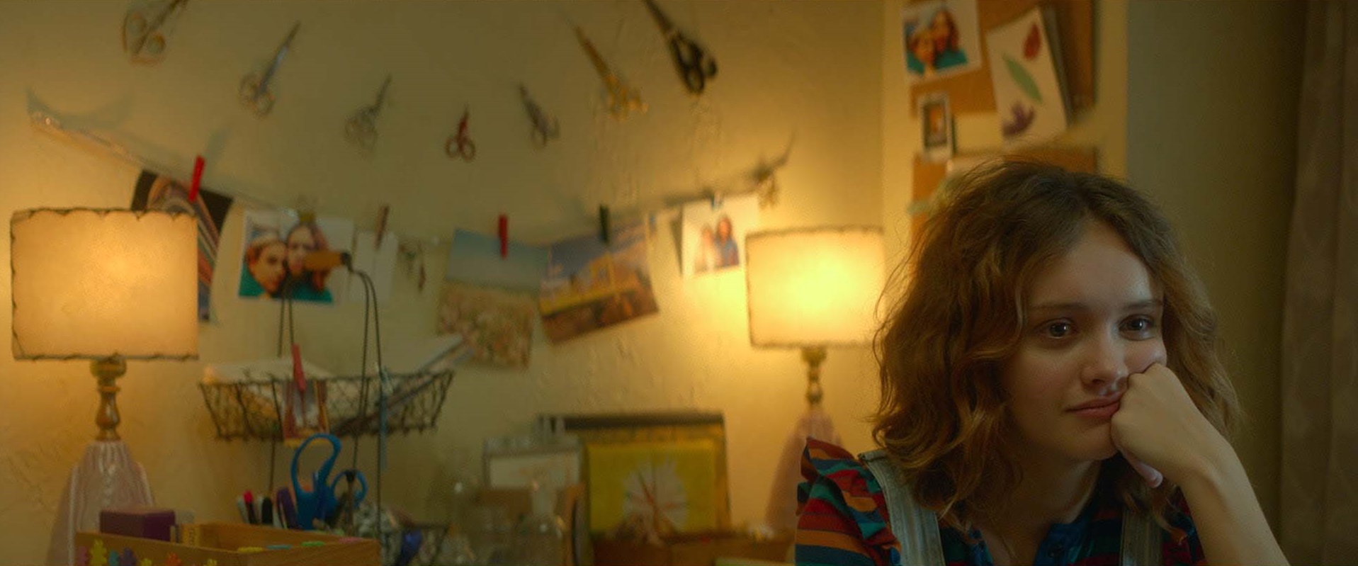 Still of Olivia Cooke in As ir Erlas, ir mirstancioji (2015)