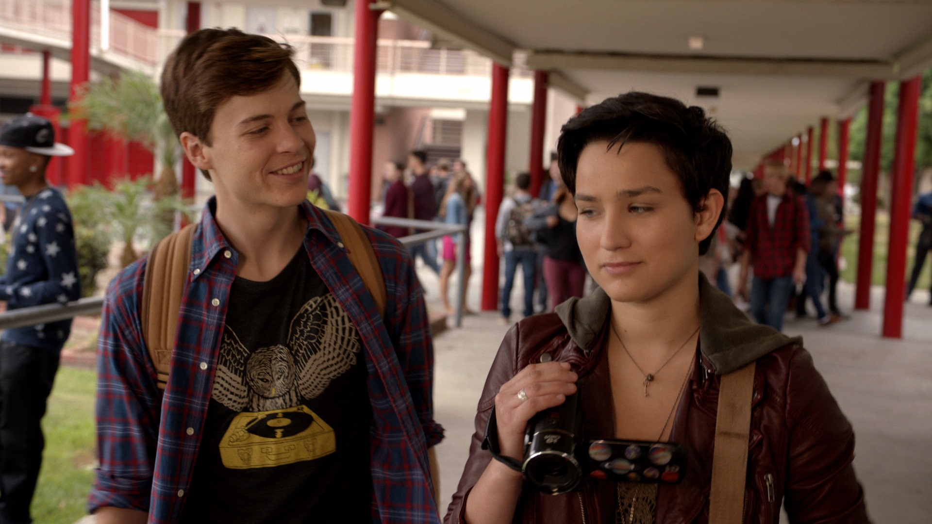 Still of Bex Taylor-Klaus and John Karna in Scream: The TV Series (2015)