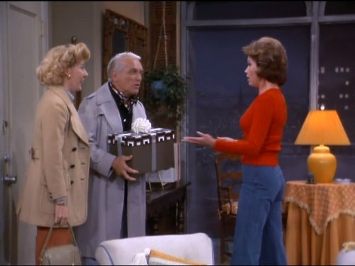 Still of Mary Tyler Moore, Georgia Engel and Ted Knight in Mary Tyler Moore (1970)
