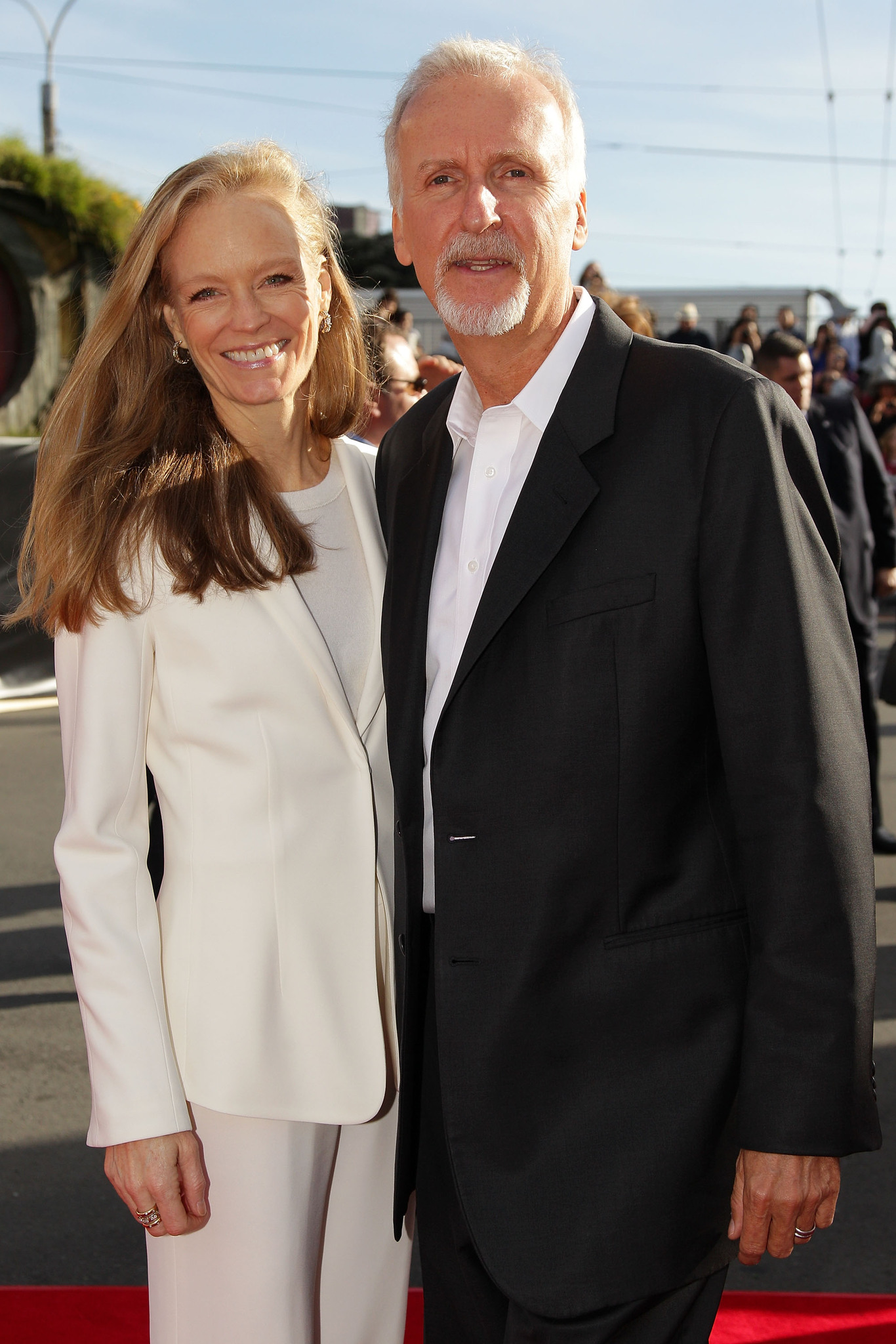 James Cameron and Suzy Amis at event of Hobitas: nelaukta kelione (2012)