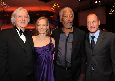 James Cameron, Morgan Freeman, Woody Harrelson and Suzy Amis at event of 15th Annual Critics' Choice Movie Awards (2010)