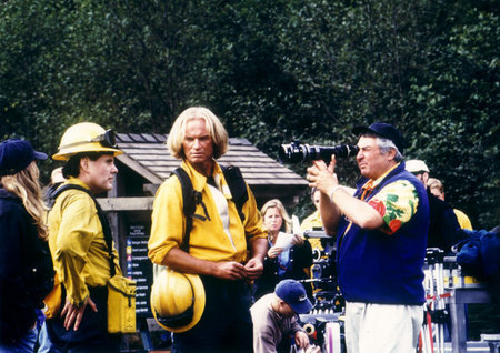 Suzy Amis, William Forsythe, Vladimir Kulich, and Director Dean Semler on the set of Firestorm (1998)