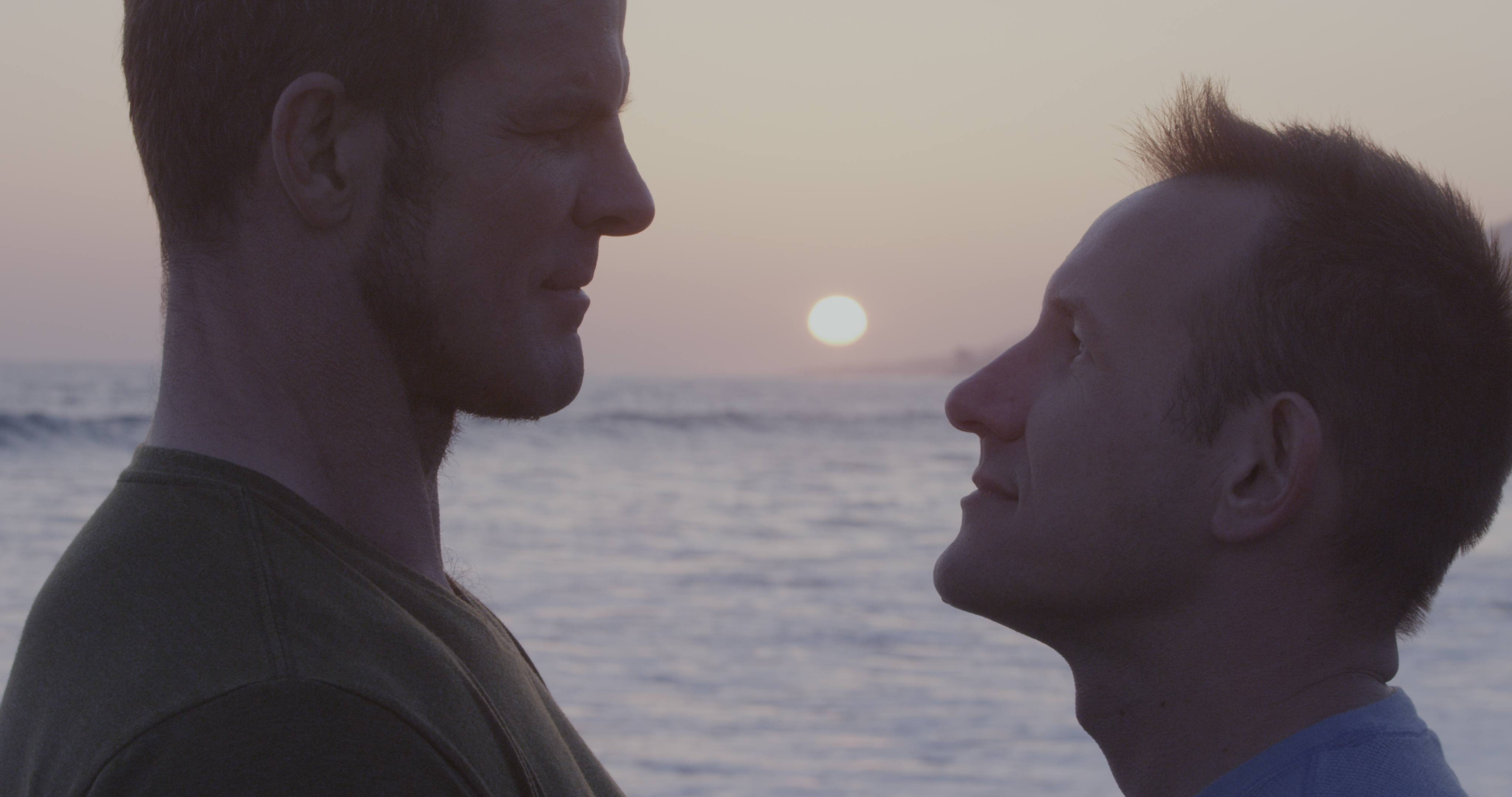 Still of Ronnie Kerr and Ian Roberts in Saltwater (2012)