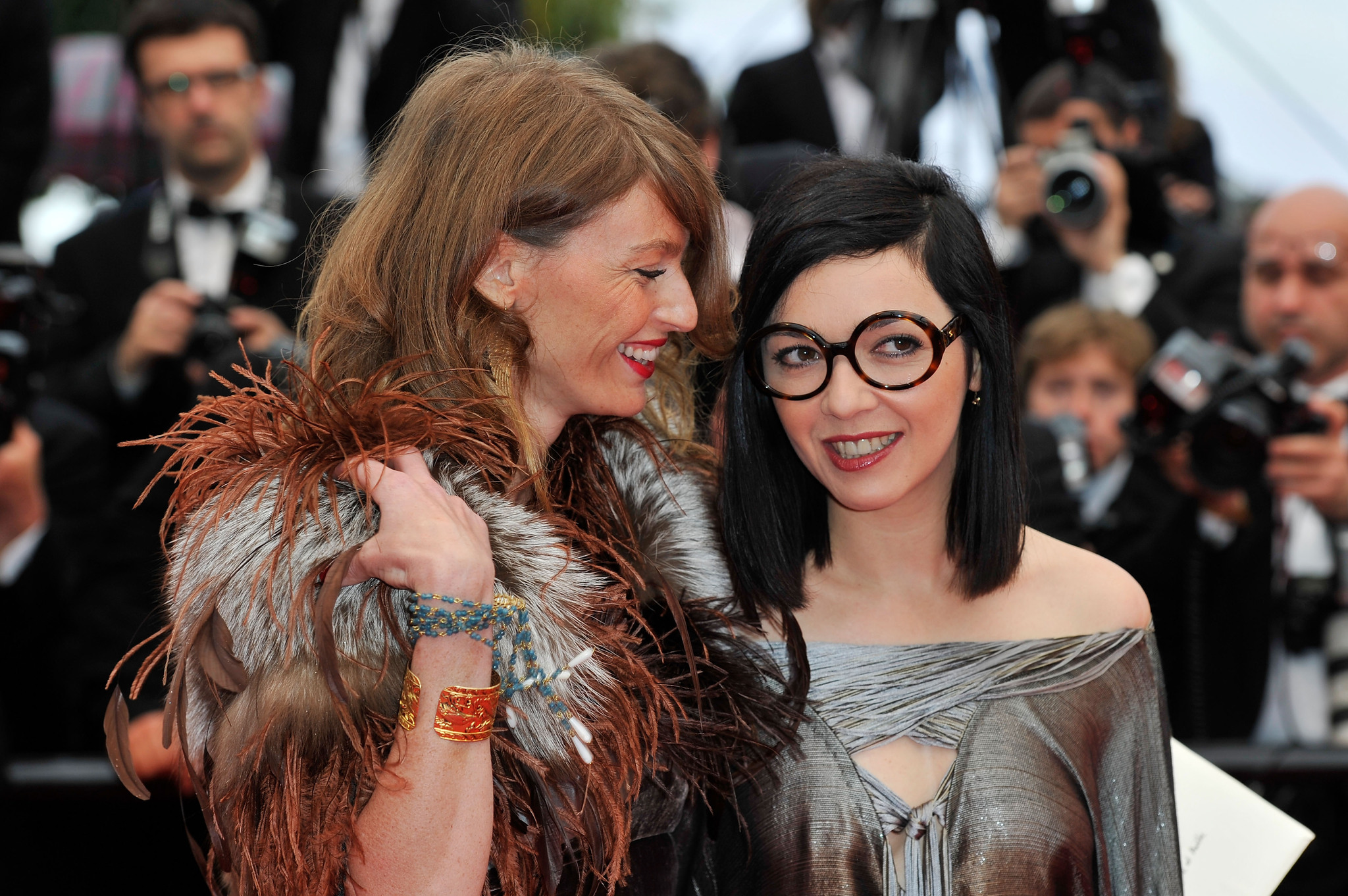 Aurélie Saada and Sylvie Hoarau at event of Vous n'avez encore rien vu (2012)