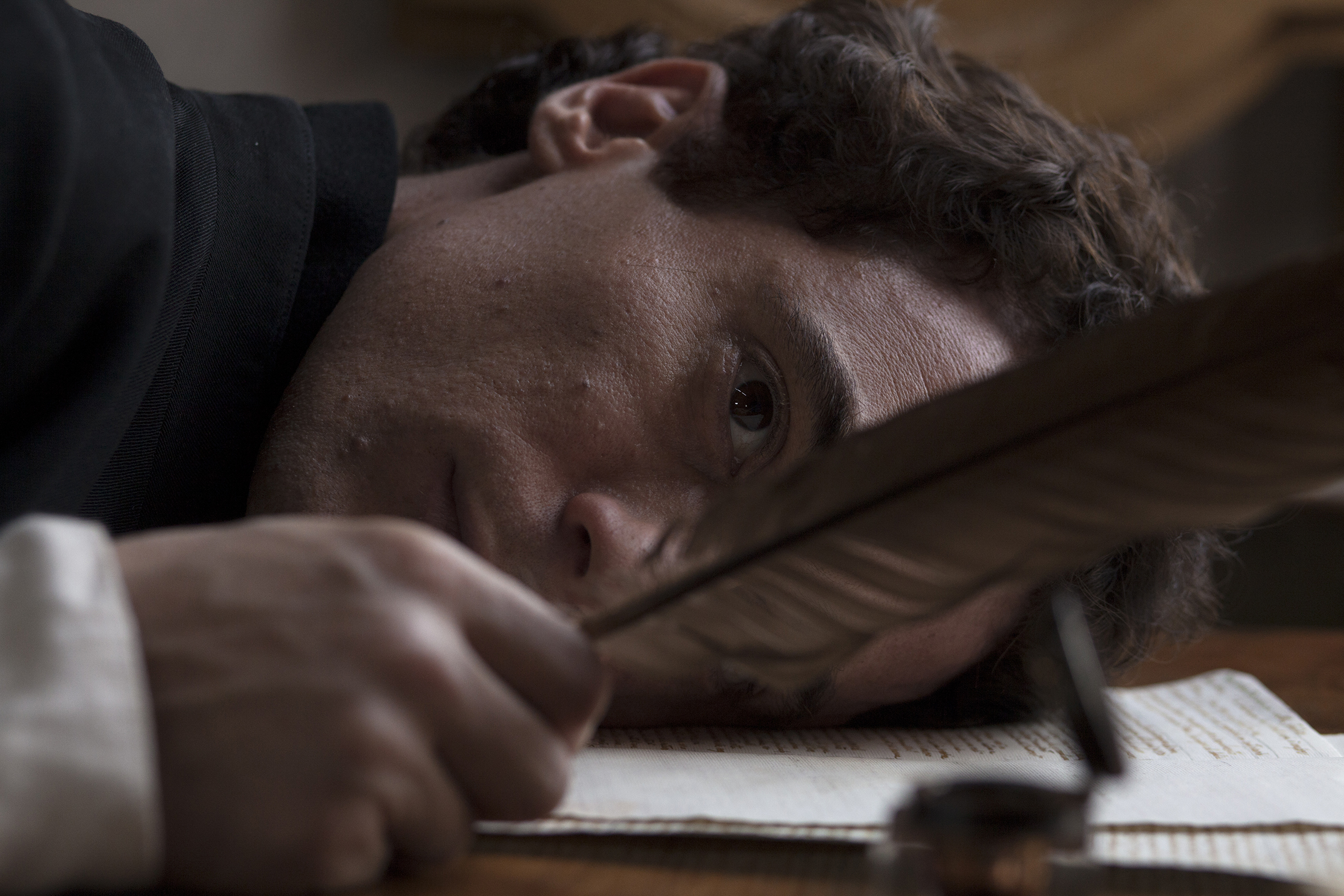 Still of Elio Germano in Il giovane favoloso (2014)