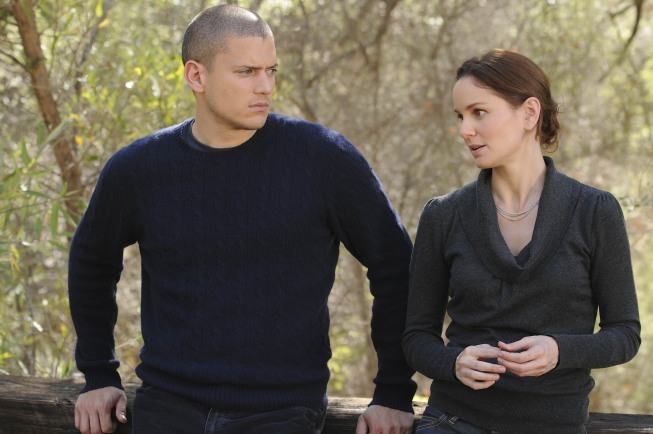 Still of Wentworth Miller and Sarah Wayne Callies in Kalejimo begliai (2005)