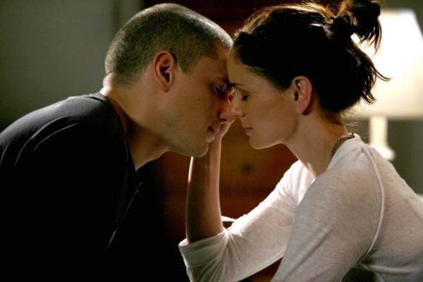 Still of Wentworth Miller and Sarah Wayne Callies in Kalejimo begliai (2005)