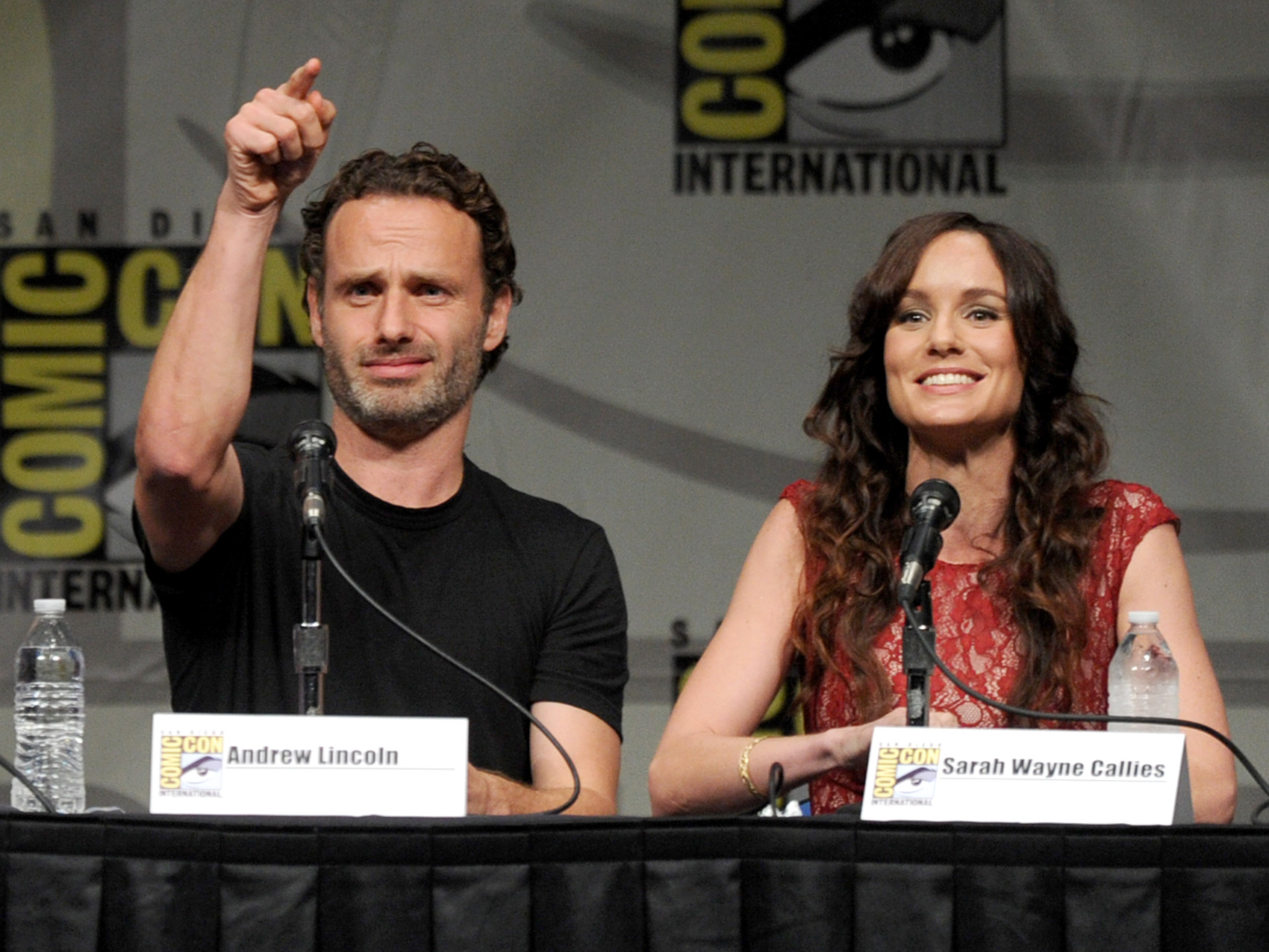 Andrew Lincoln and Sarah Wayne Callies at event of Vaikstantys numireliai (2010)