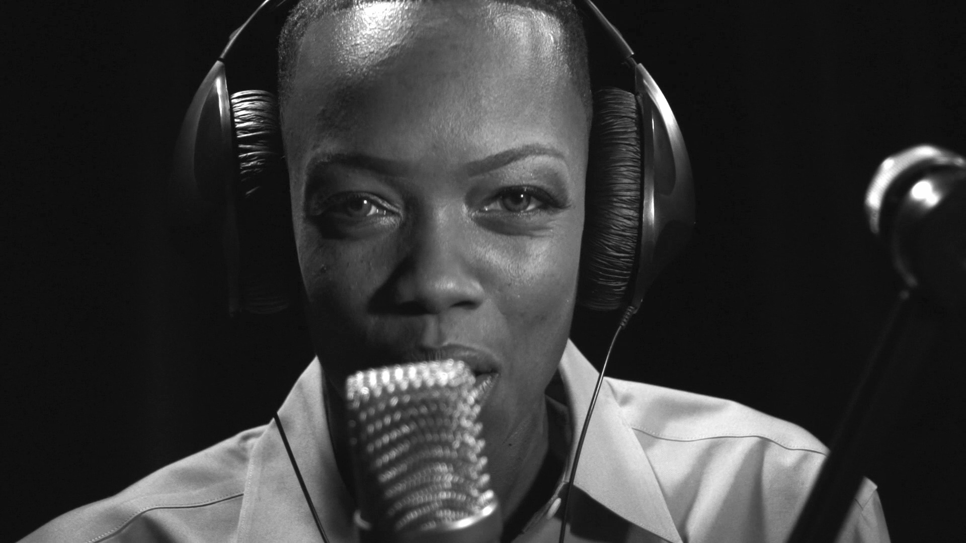 Screenshot of Montreea from her music video, 