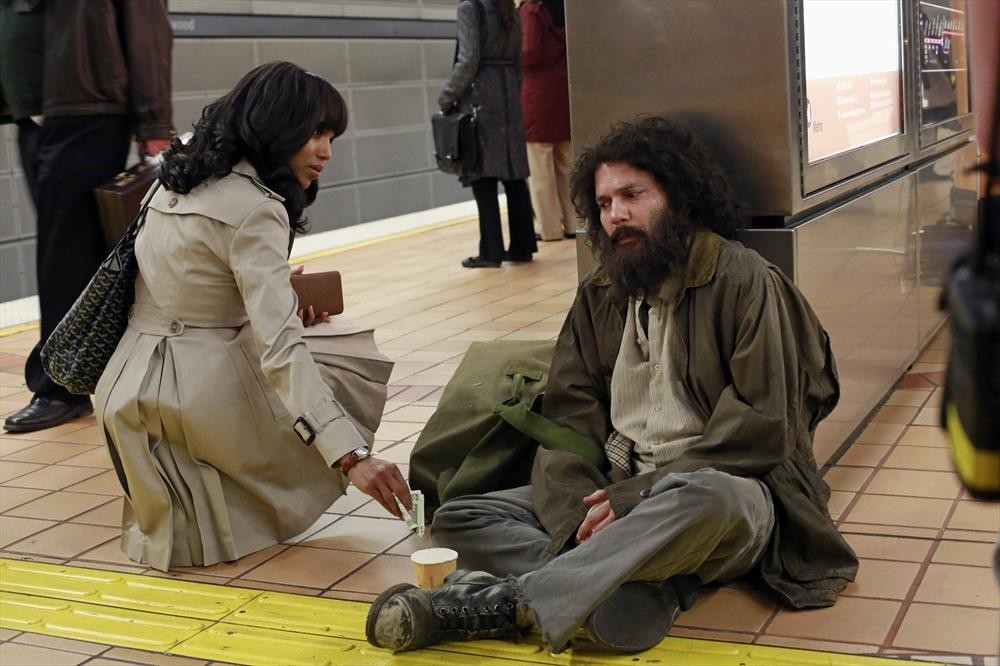 Still of Guillermo Díaz and Kerry Washington in Scandal (2012)