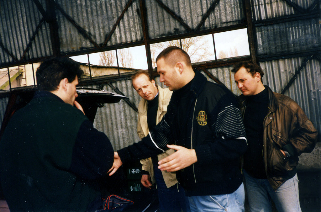 Marian Ralea, Nicolas Masson, George Rusu and Miki Balbaie in Din Mijlocul Haitei (1995)