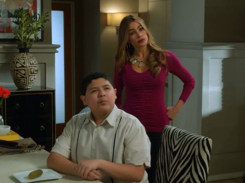 Still of Sofía Vergara and Rico Rodriguez in Moderni seima (2009)