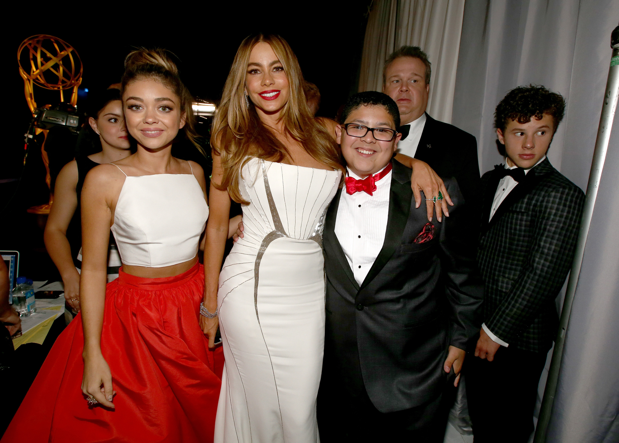 Sofía Vergara, Sarah Hyland and Rico Rodriguez at event of The 66th Primetime Emmy Awards (2014)