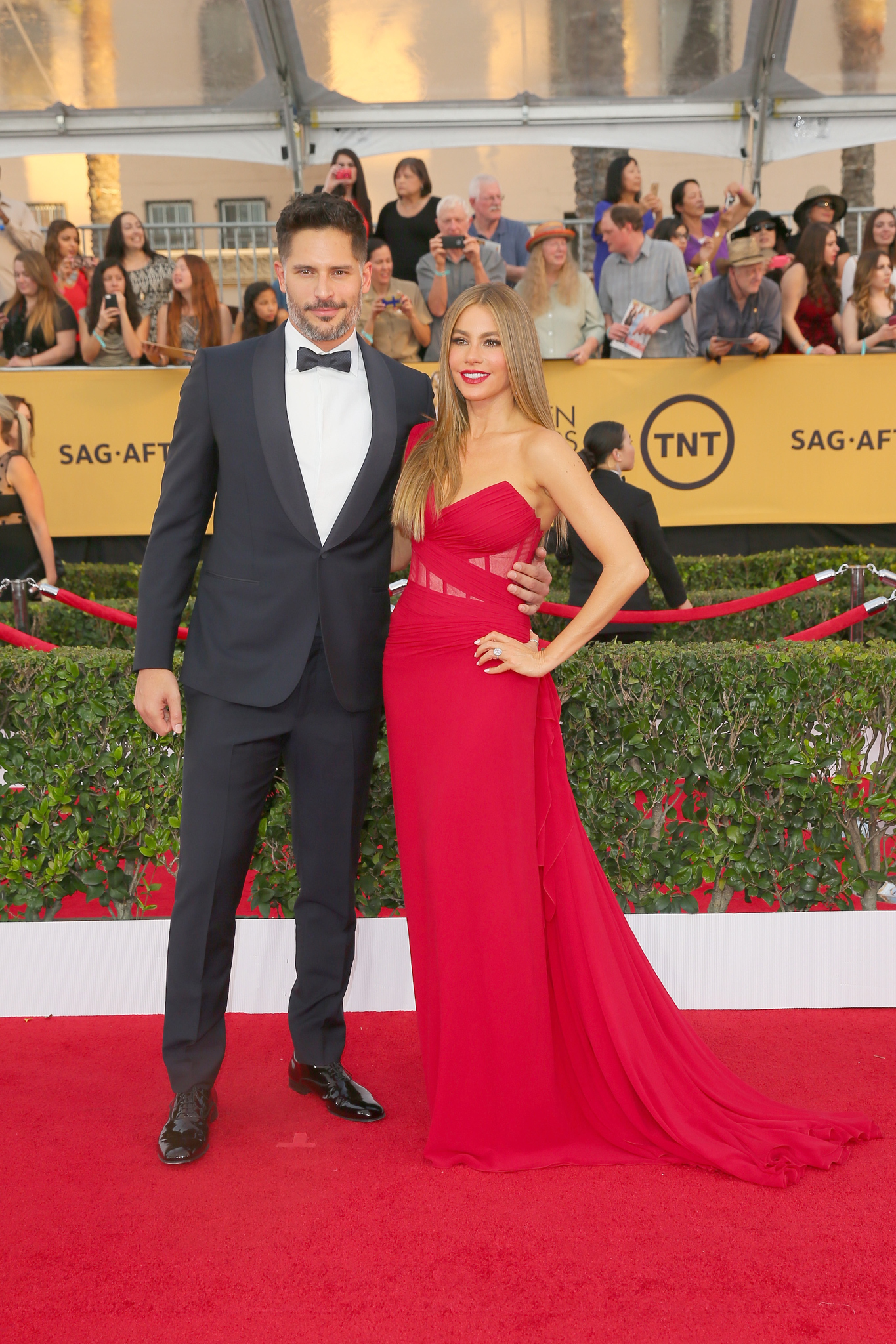 Sofía Vergara and Joe Manganiello at event of The 21st Annual Screen Actors Guild Awards (2015)