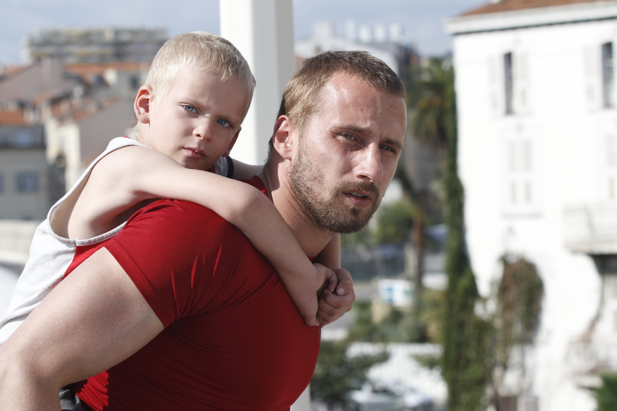 Still of Matthias Schoenaerts and Armand Verdure in De rouille et d'os (2012)