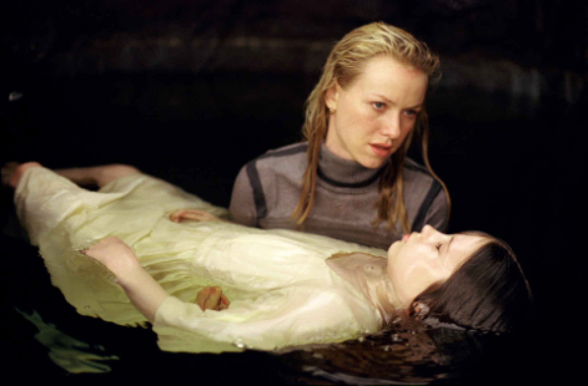 Still of Daveigh Chase and Naomi Watts in Skambutis (2002)