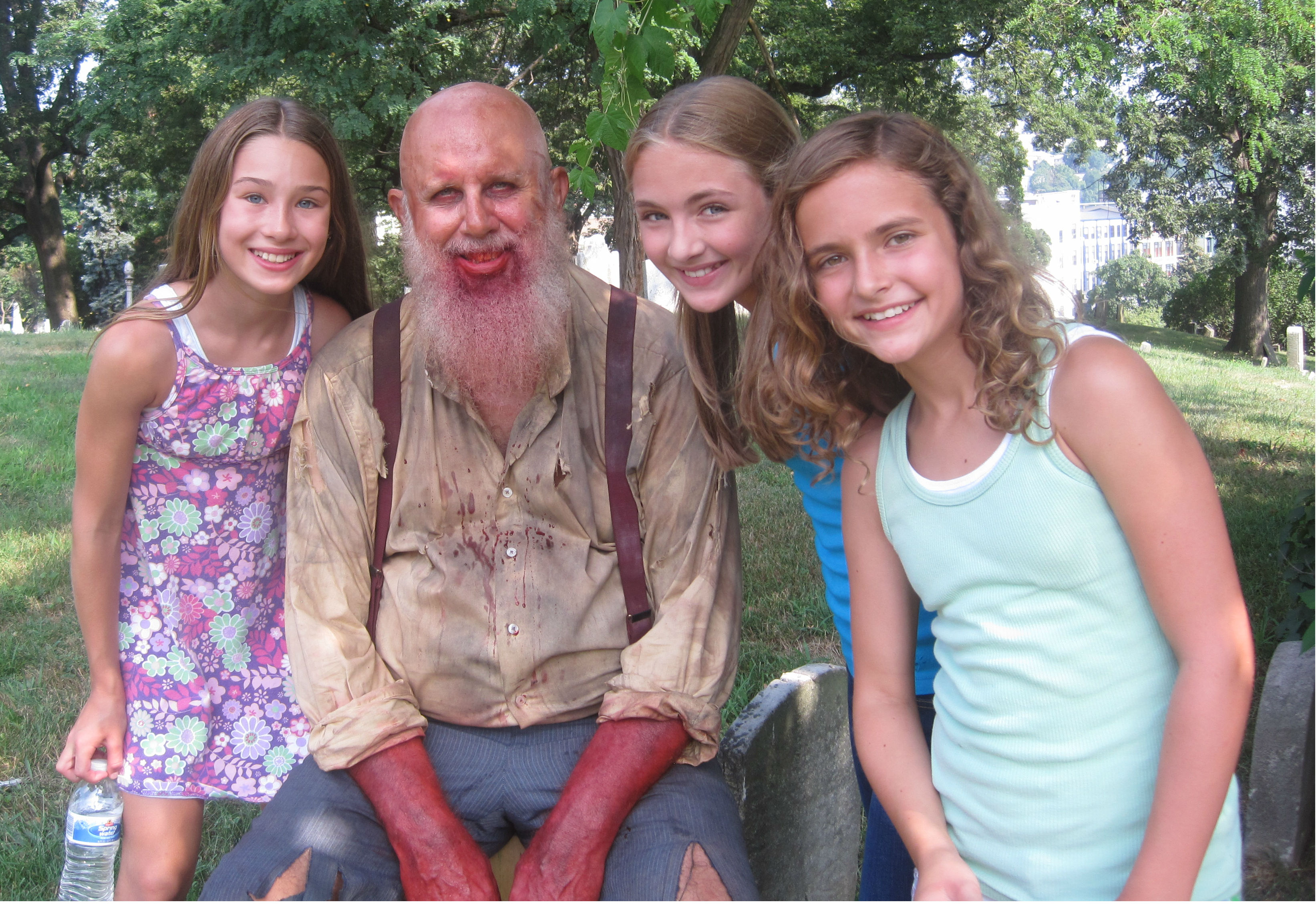 Kylie with costars Steve Ventin, Jenna Fiore and Alana Smith on the set of Celebrity Ghost Stories (Biography Channel).