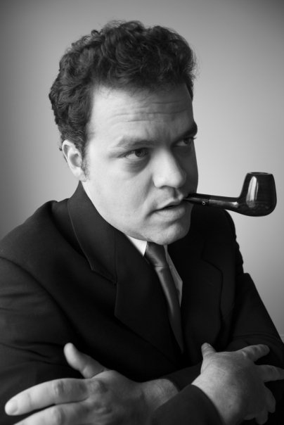 Orson Welles pose