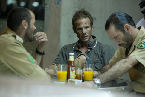 Peter Berg, Ashraf Barhom and Ali Suliman in Karalyste (2007)