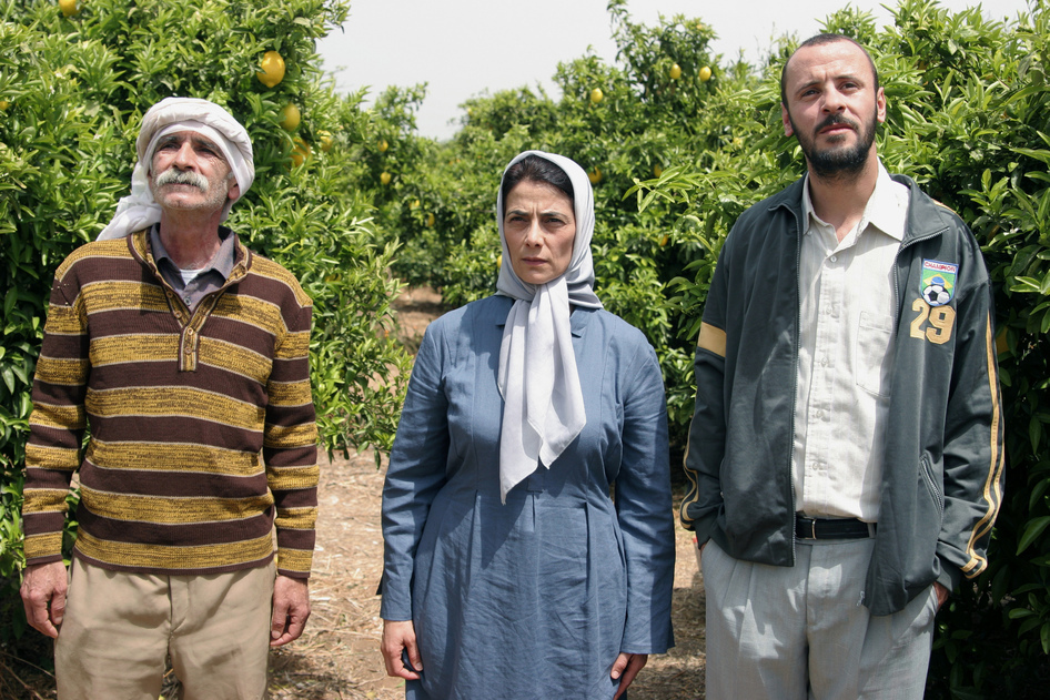 Still of Hiam Abbass, Ali Suliman and Tarik Kopty in Etz Limon (2008)