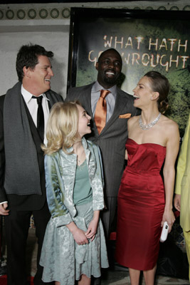 Hilary Swank, Idris Elba, Stephen Hopkins and AnnaSophia Robb at event of The Reaping (2007)