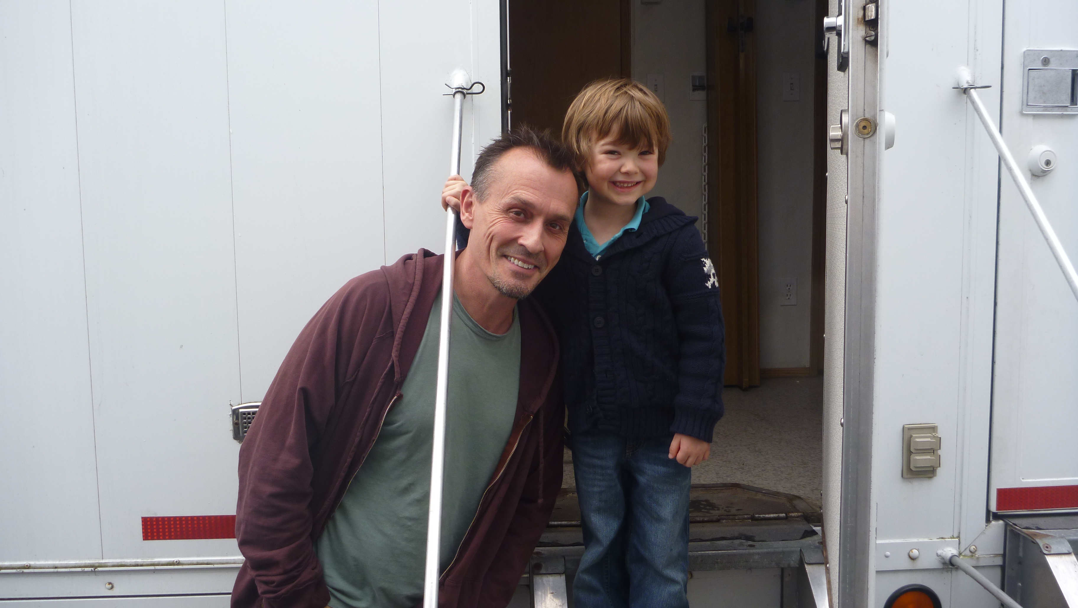 Christian on set of Cult with Robert Knepper.
