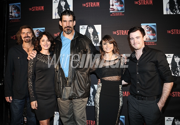 (L-R) Actors Robin Atkin Downes, Natalie Brown, Robert Maillet, Mia Maestro and Jim Watson attend 'The Strain' New York Comic Con Party at The Delancey on October 7, 2014 in New York City. (Photo by Daniel Zuchnik/WireImage)