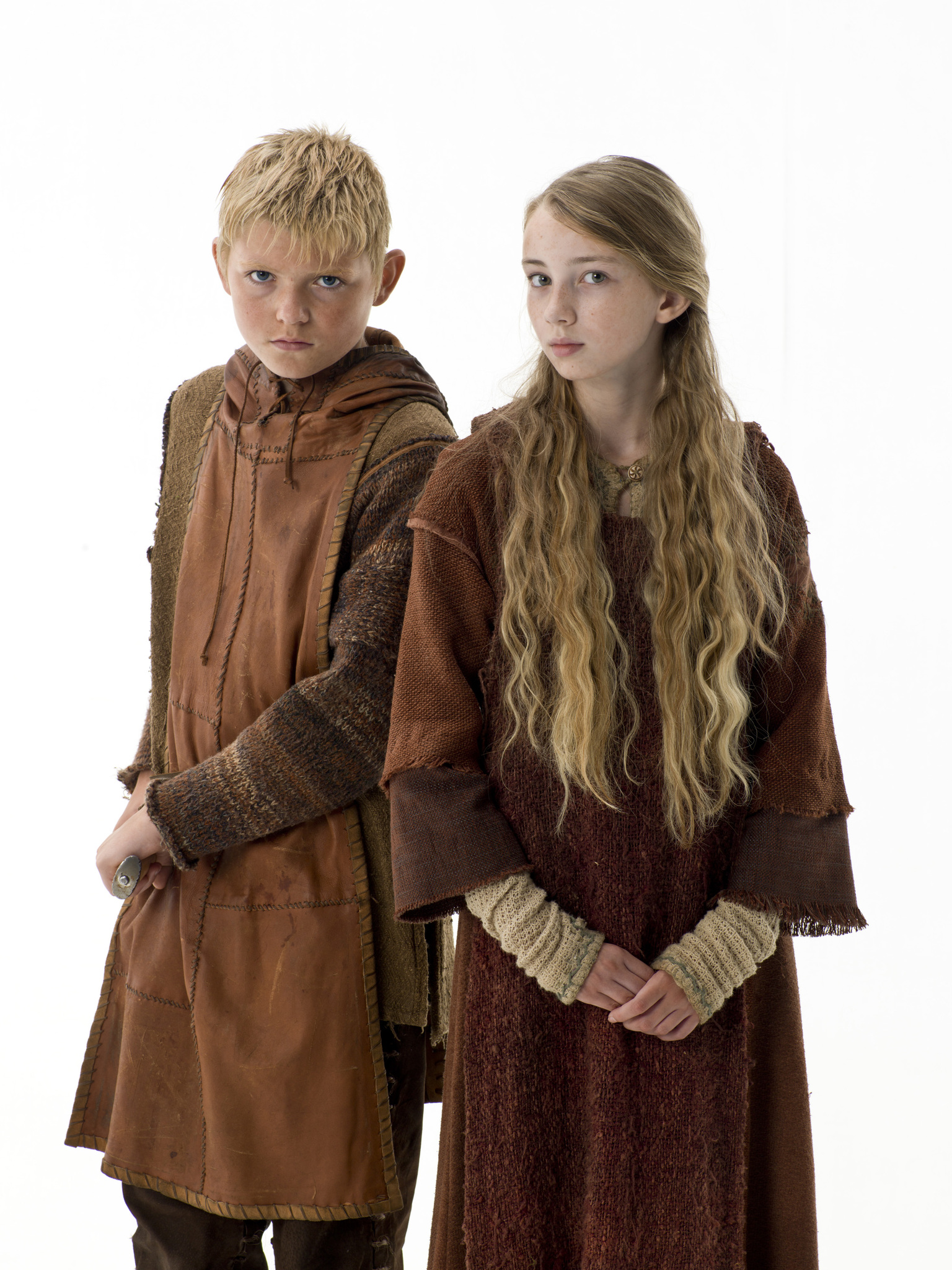 Still of Nathan O'Toole and Ruby O'Leary in Vikings (2013)
