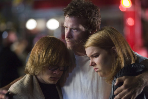 Still of Thomas Jane, Charlie Saxton and Sianoa Smit-McPhee in Hung (2009)