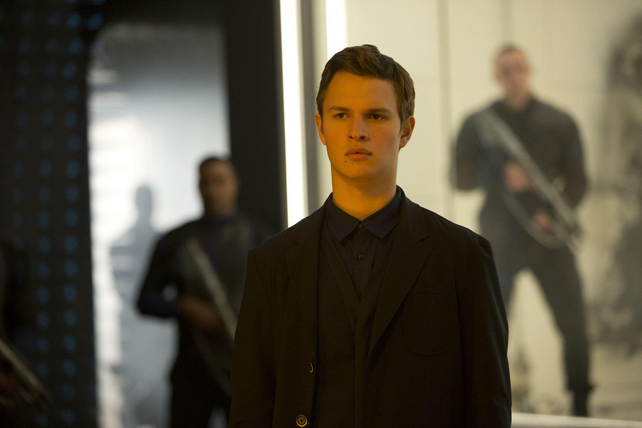 Still of Ansel Elgort in Insurgente (2015)