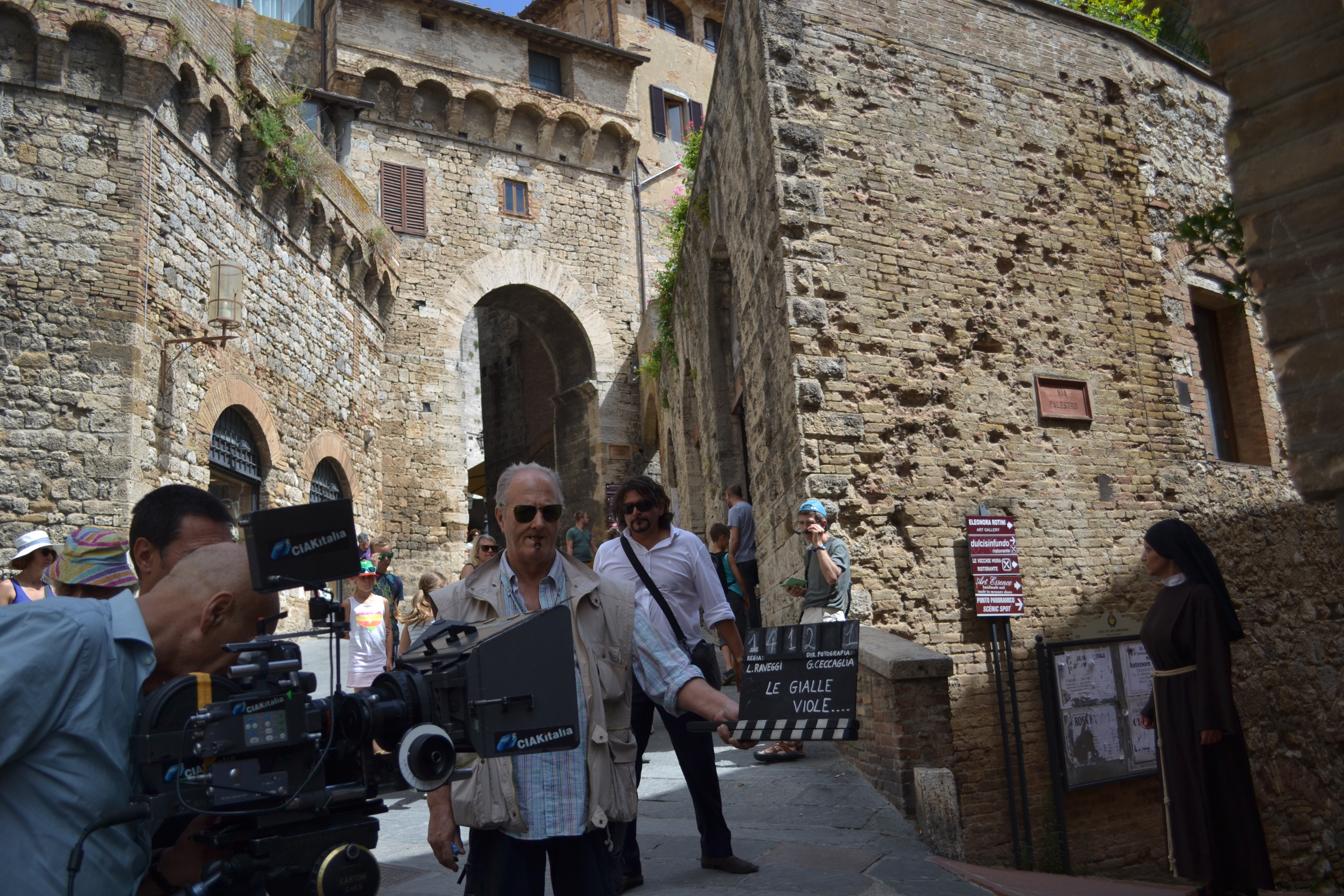 San Gimignano Le Gialle Viole di Santa Fina pilot of series 