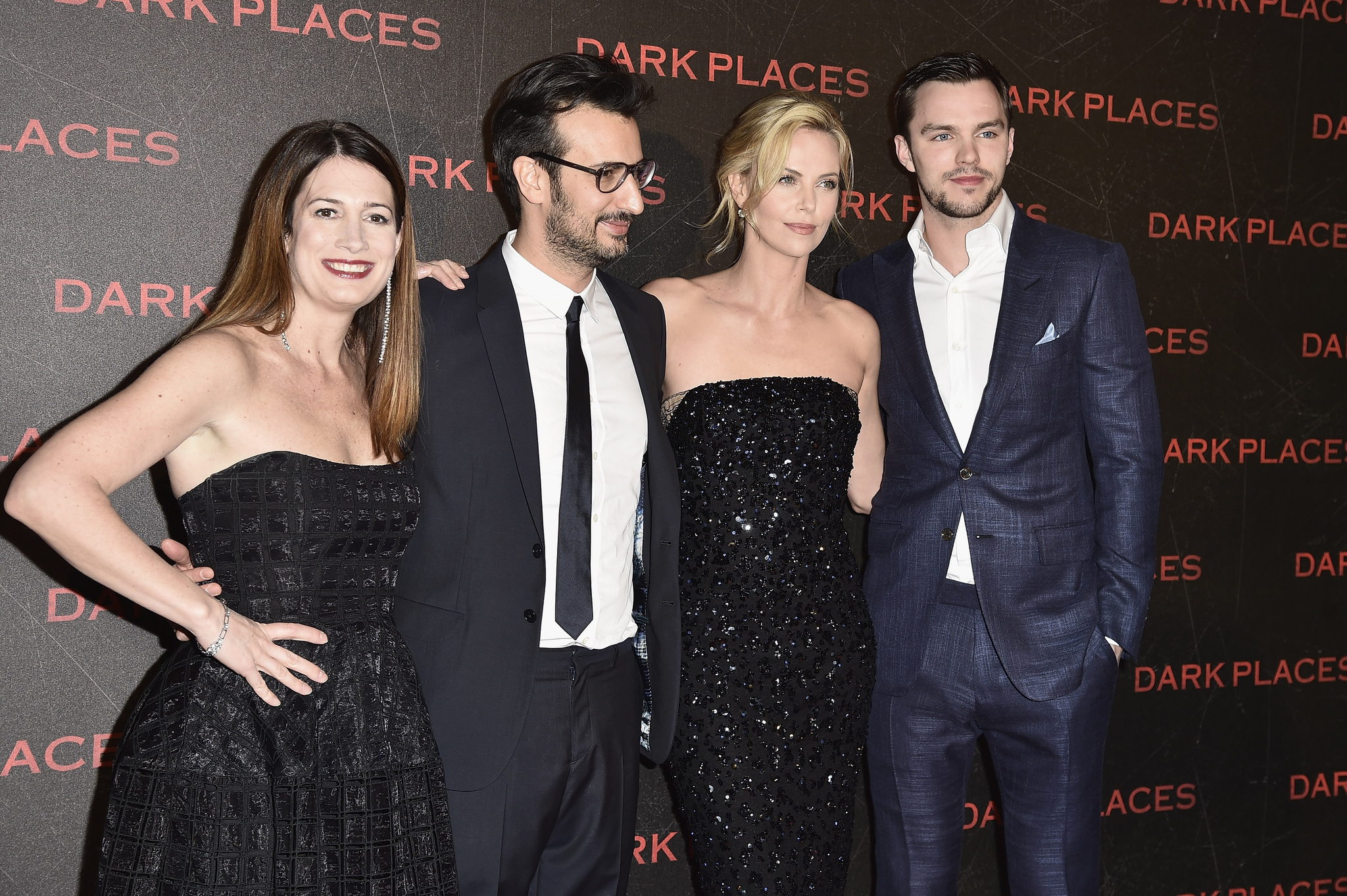Charlize Theron, Nicholas Hoult, Gilles Paquet-Brenner and Gillian Flynn at event of Tamsios Paslaptys (2015)