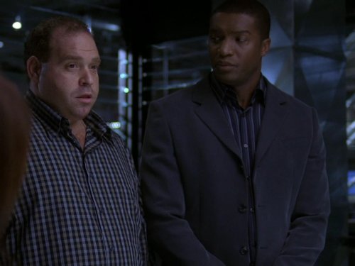Still of Roger R. Cross and Louis Lombardi in 24 (2001)