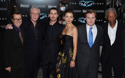 Morgan Freeman, Gary Oldman, Christian Bale, Michael Caine, Maggie Gyllenhaal and Christopher Nolan at event of Tamsos riteris (2008)