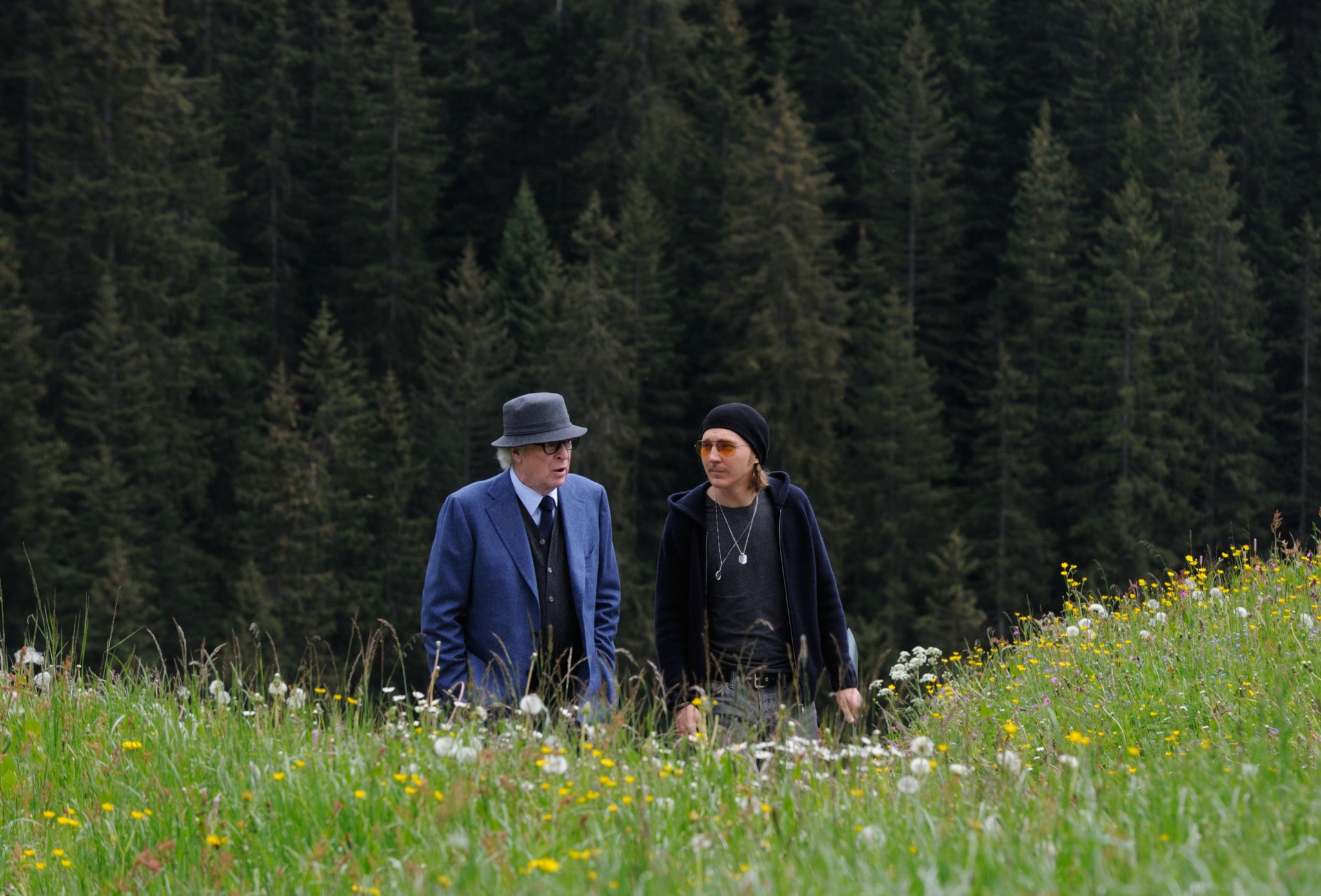 Still of Michael Caine and Paul Dano in Jaunyste (2015)