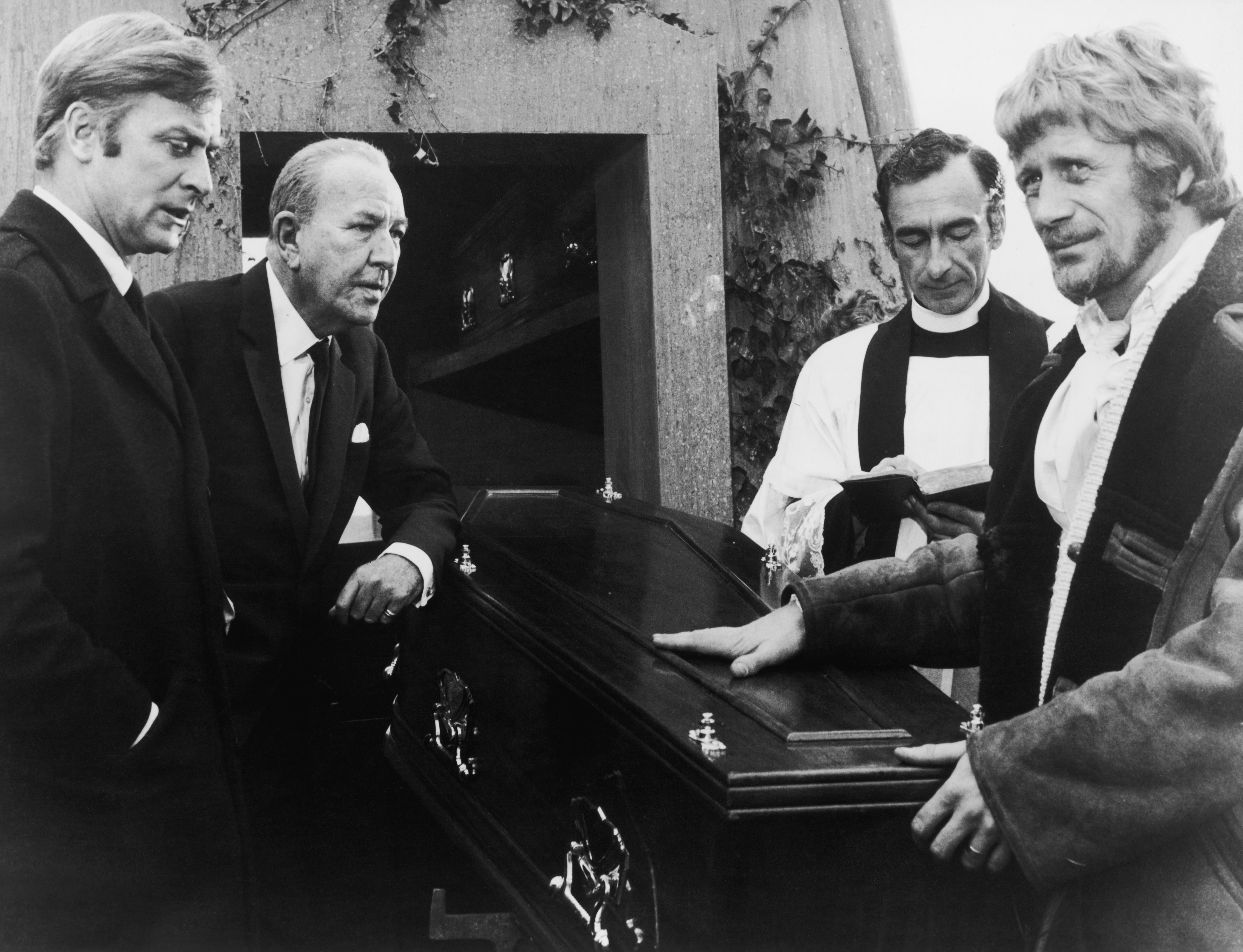 Still of Michael Caine, Noël Coward and David Kelly in The Italian Job (1969)