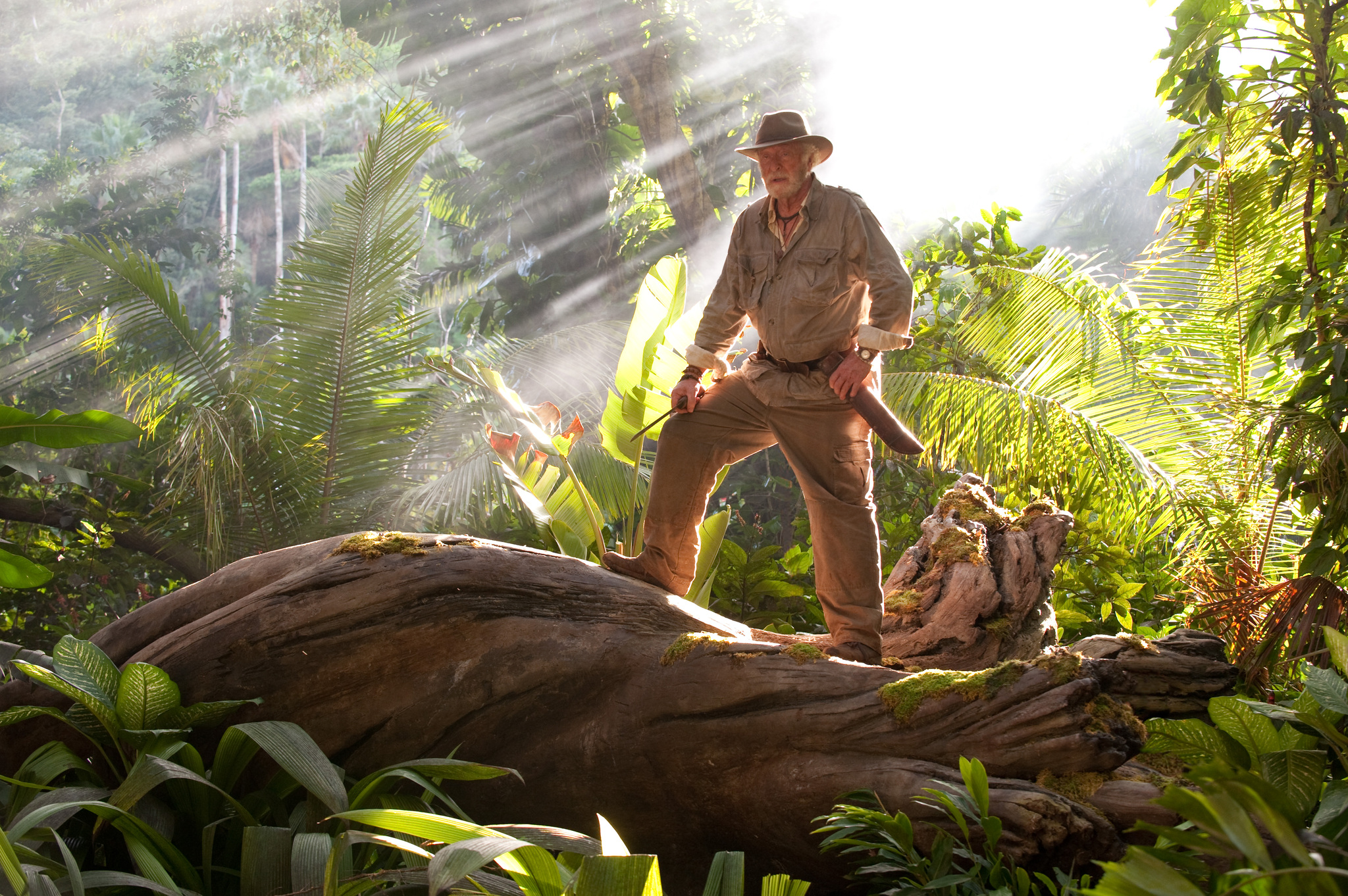 Still of Michael Caine in Kelione i paslaptingaja sala (2012)