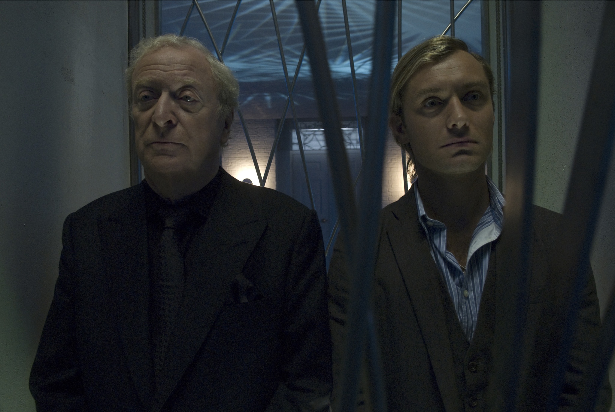 Still of Jude Law and Michael Caine in Sleuth (2007)