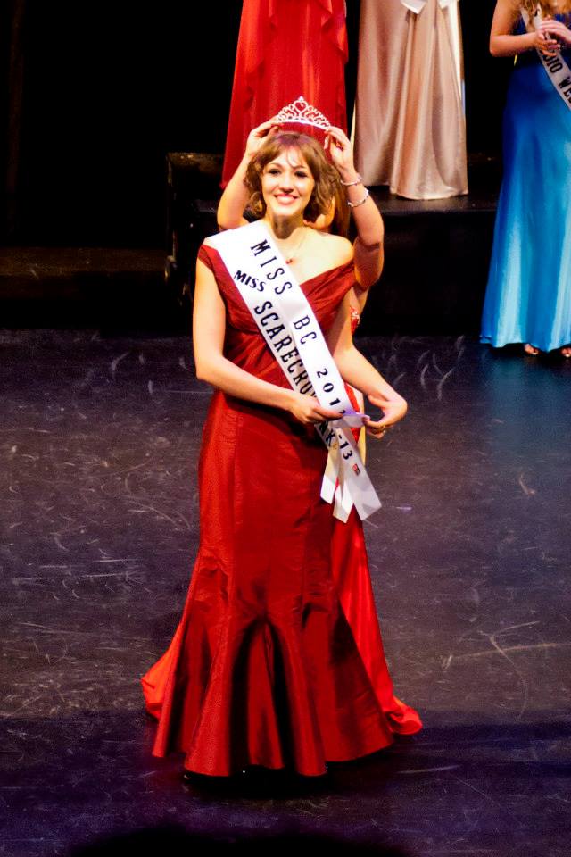 Ava Vanderstarren being crowned Miss British Columbia 2013/14