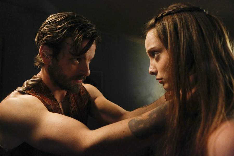 Still of Gethin Anthony and Emma Dumont in Aquarius (2015)