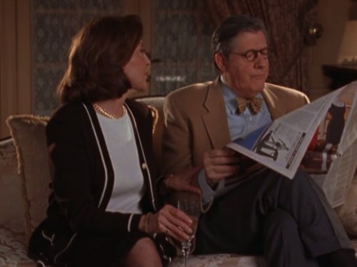 Still of Edward Herrmann and Kelly Bishop in Gilmore Girls (2000)
