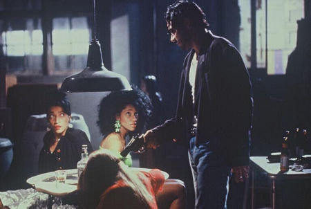 Leslie Bega, Pamella D'Pella, Jeffrey Dean Morgan and Sheila Scott-Wilkenson in Uncaged (1991)