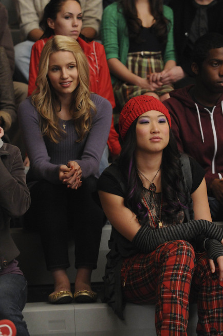Still of Dianna Agron and Jenna Ushkowitz in Glee (2009)