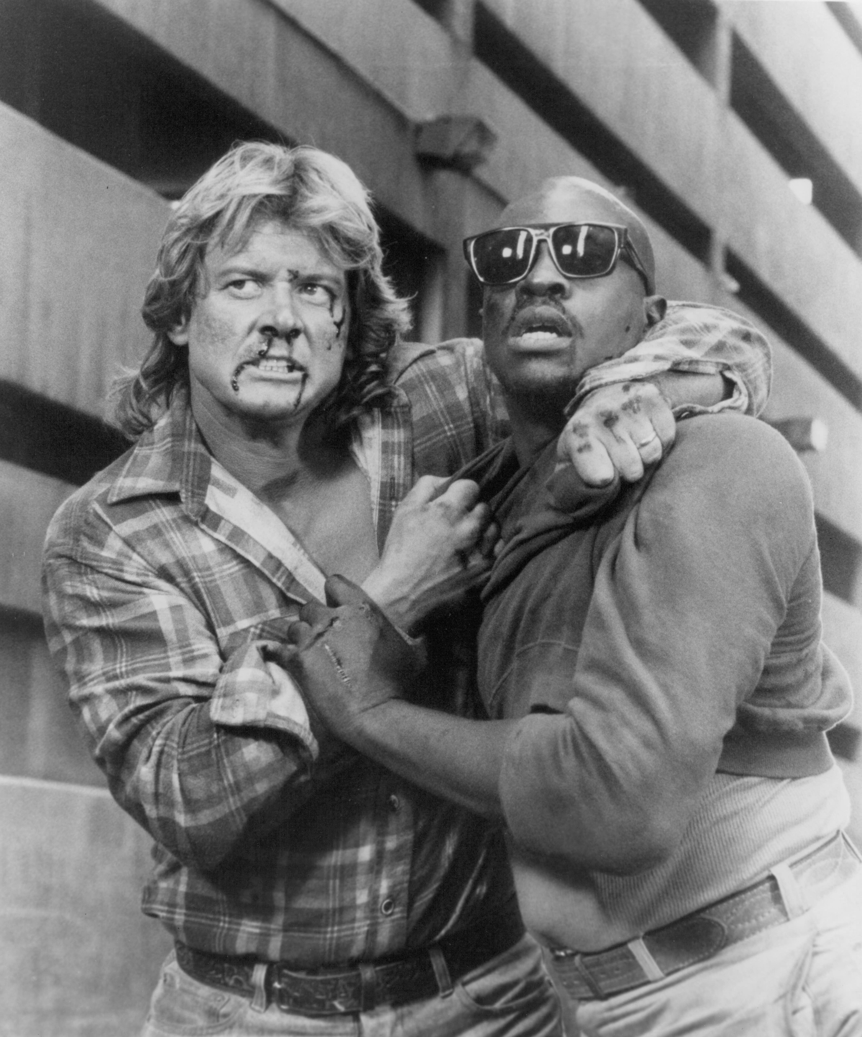 Still of Keith David and Roddy Piper in They Live (1988)